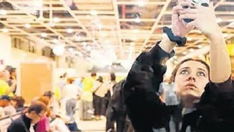 İspanya’da elektrikten sonra telefon ve internet kesildi