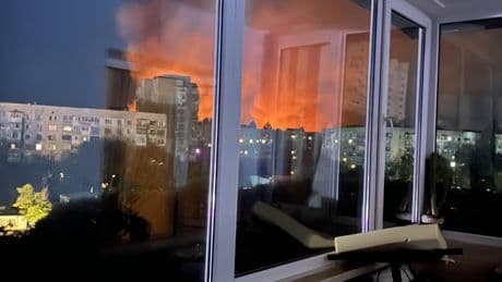 LIVE | Dode bij grote brand na Russische droneaanval op Odesa