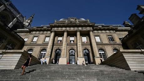 "Il était policier, il m'inspirait confiance": au procès d'Arnaud Bonnefoy, la famille de la victime en quête de réponses