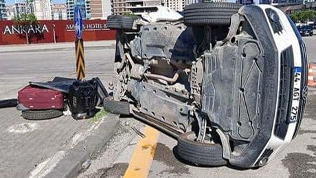 Ankara'da iki otomobil çarpıştı! 2'si bebek 6 yaralı