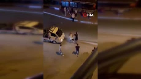 Kadınlara rahatsızlık verdiği iddia edilen şahsa meydan dayağı