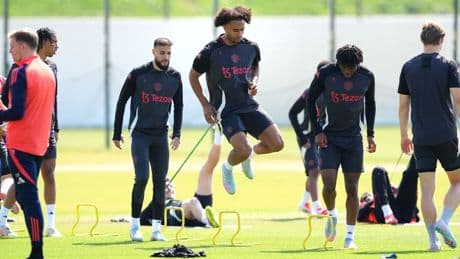 Joshua Zirkzee, Diogo Dalot and Leny Yoro train as Man Utd prepare for EL final