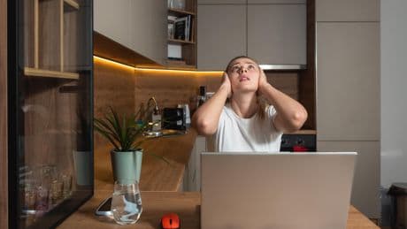 «Les élèves ont l’impression d’être dans un train dont ils ne peuvent pas descendre» : 56% des 18-24 ans regrettent un choix d’orientation