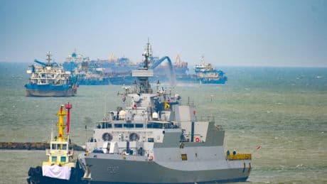 Navi da guerra in acque cinesi: l'operazione che allarma Pechino