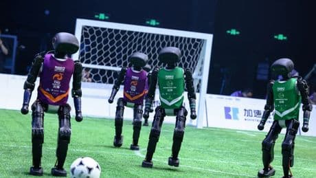 China apuesta por el fútbol de robots humanoides: antes del 2050 quieren ganar a los campeones humanos