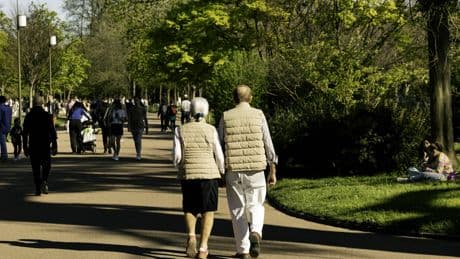 Loin de soutenir l’activité économique, les retraités épargnent trop