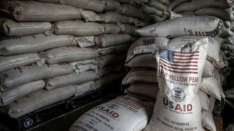 Aide internationale américaine: la destruction de stocks alimentaires place le gouvernement américain dans l'embarras