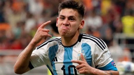<p>Echeverri fa litigare Manchester City e Roma. Pellegrini valuta l&rsquo;addio</p>