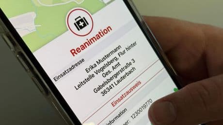 Voraushelfer bis Rettungsdienst da ist - So retten Ehrenamtliche Leben per App