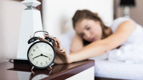 Por qué pulsar el botón de repetición de la alarma por la mañana es muy perjudicial para tu salud