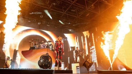 Jubiläumskonzert in Berlin: Schwitzend durch den Monsun: Tokio Hotel liefern ab. Und wie