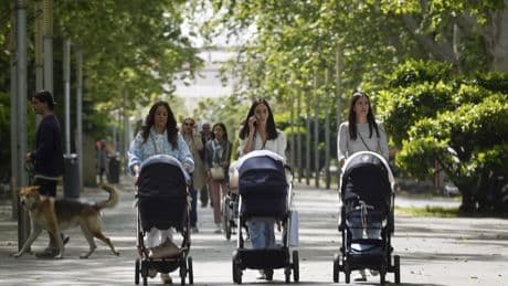 España se queda sin bebés... sobre todo en el norte: Cantabria lidera el desplome de la natalidad en la UE con un 49% desde 2008