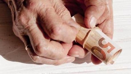 Cuidado con las transferencias de padres a hijos: lo que ocurre si Hacienda descubre que tienes de repente un dinero inesperado