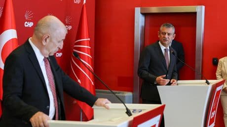Ümit Özdağ, CHP'yi ziyaret etti | Özgür Özel: Arkadaşlarımız darbede esir düştü