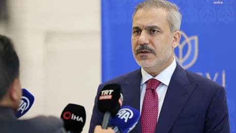 Fidan'dan İsrail'in Suriye'ye saldırılarına dair açıklama: "3-4 saat içinde ateşkes sürecine gireceğiz"