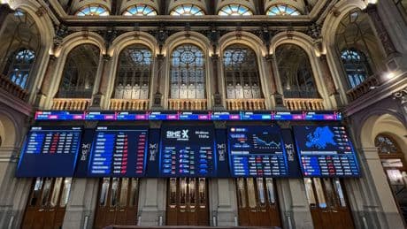 Dónde acabará el Ibex 35 este año marcado por la volatilidad y las tensiones políticas