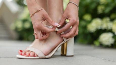 Si tienes una boda de día y te falta calzado, cómodo y estiloso, estas son las sandalias que están agotando todas las invitadas