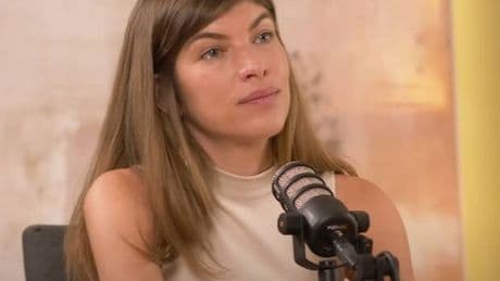 Carla Zaplana, nutricionista: "Las infusiones de salvia van muy bien para mitigar los sofocos"