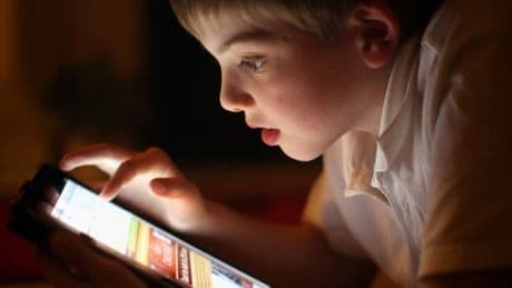 Going screen-free for a week urged by expert as they issue stark health warning