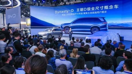 Byd ha venduto più auto elettriche di Tesla in Europa. La Clio al primo posto in classifica. Skoda vince nelle elettriche
