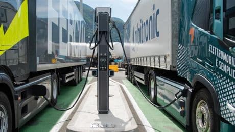Ricarica lampo sull'A22 con l'Hypercharger da un Megawatt