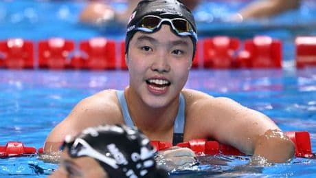 El extraordinario caso de Zidi Yu, la china de 12 años que nada 15 kilómetros diarios y deslumbra al mundo