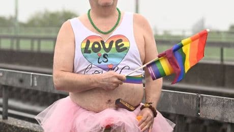 Christopher Street Day 2025 in Köln: CSD-Fans feiern queere Liebe und trotzen dem schlechten Wetter
