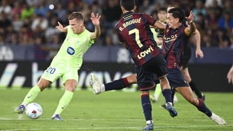 La diosa Fortuna se alía con el Barcelona para remontar ante un gran Levante (2-3)