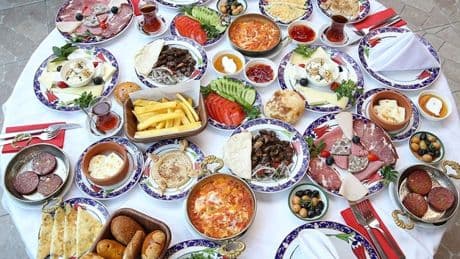 Sağlık Bakanlığı'ndan bayramda beslenme uyarısı
