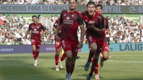 Dos cedidos del Athletic anotan en el play-off: un gol de nueve puro y otro por la escuadra