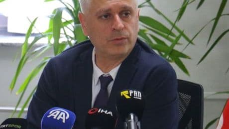 "Kaleci hariç, her bölgeye transfer hedefimiz var"