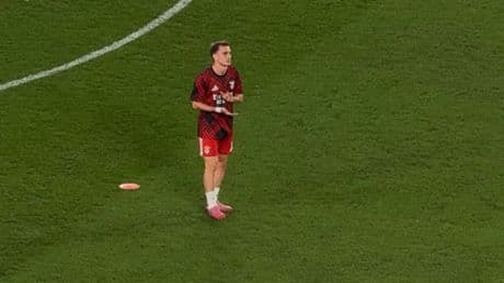 Fenerbahçe taraftarı ve Kerem Aktürkoğlu, Oğuzhan Dalgakıran’ı andı