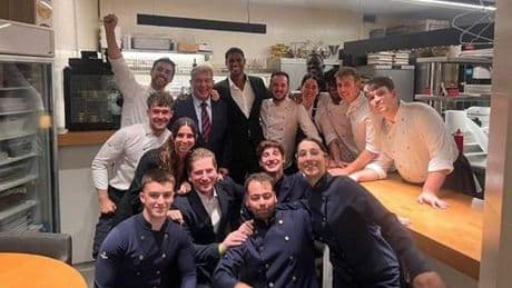 Rashford celebra su fichaje por el Barça con Laporta y la directiva en un famoso restaurante de Barcelona