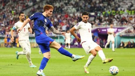 Fußball-Bundesliga: "Kicker": VfL Wolfsburg an Ex-Bremer Sargent interessiert