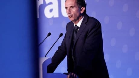 "Moi je vis dans un monde où des magasins ferment à cause de Shein": le patron de Carrefour agacé par la question d'un syndicaliste