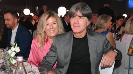 2016 gaben sie ihre Trennung bekannt - Jogi Löw! Überraschungsauftritt mit der Ex