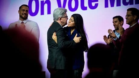 "Sa personne est sacrée, la République c'est elle": Jean-Luc Mélenchon apporte son soutien à Rima Hassan retenue en Israël