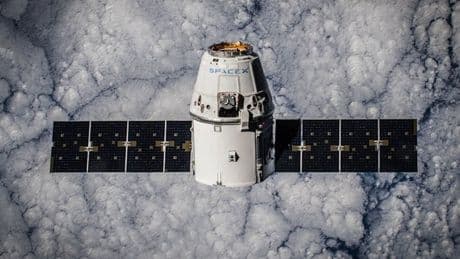 Navicella Dragon, cos'è e a cosa serve la capsula che SpaceX vuole togliere alla Nasa: la nuova minaccia di Musk (mentre gli Usa tremano)
