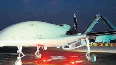 Bayraktar TB3’ten TCG Anadolu’ya gece sortileri