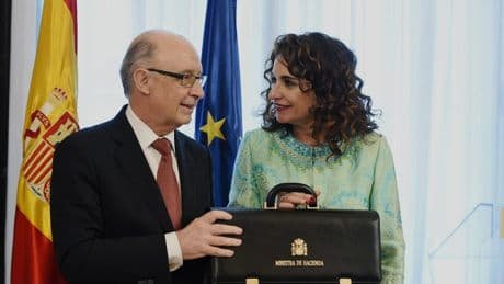 Amsterdam&amp;Partners iguala a Montoro y a Montero: &quot;Hacienda lanza campañas para arruinar al ciudadano&quot;