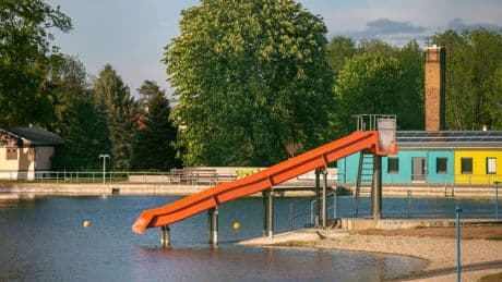 Dresden: Naturbad öffnet trotz Parasiten-Befall – Rabatt für Besucher