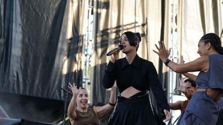María Arnal regala un show preciosista y experimental