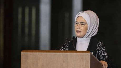 Emine Erdoğan'dan Mevlit Kandili mesajı: Mübarek gecede, tüm duaların kabul olmasını diliyorum
