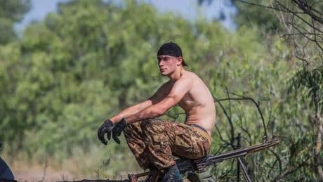 Pranzava in caserma. Artyom ucciso da un razzo. Sono 8 gli italiani morti
