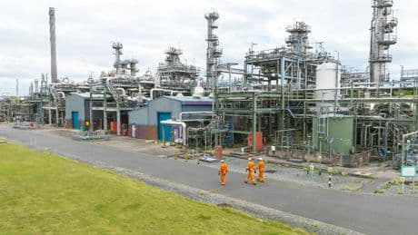 Cattura e stoccaggio del carbonio: dall’asse con il governo in Uk al progetto di Ravenna, così Eni accelera la decarbonizzazione