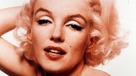 I Kennedy, i 12 aborti, la teoria del complotto: così è morta Marilyn Monroe