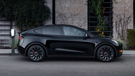 Gazeteci şikayet etti, bakanlık bastı cezayı! 'sıfır' Tesla'yı fahiş fiyata satan galeriye rekor ceza!