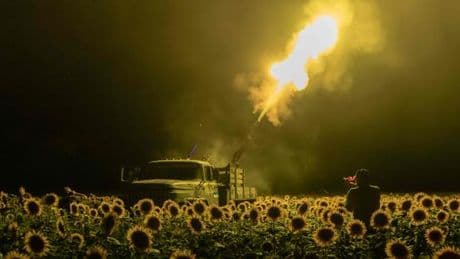 En direct, guerre en Ukraine : une attaque de drones ukrainiens fait un mort en Russie, selon les autorités