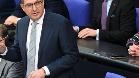 Innenminister stellt sich Fragen der Abgeordneten: Wie Dobrindt die härtere Migrationspolitik rechtfertigt