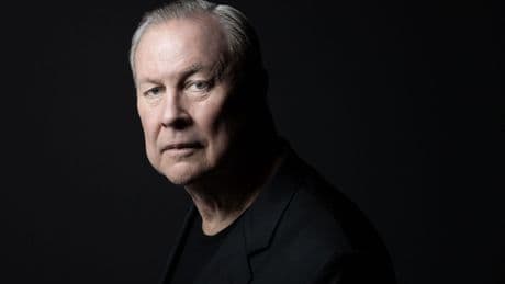 Groots, bedwelmend en vol met licht: regisseur Robert Wilson gaf met zijn obsessieve nauwgezetheid het theater een nieuwe impuls